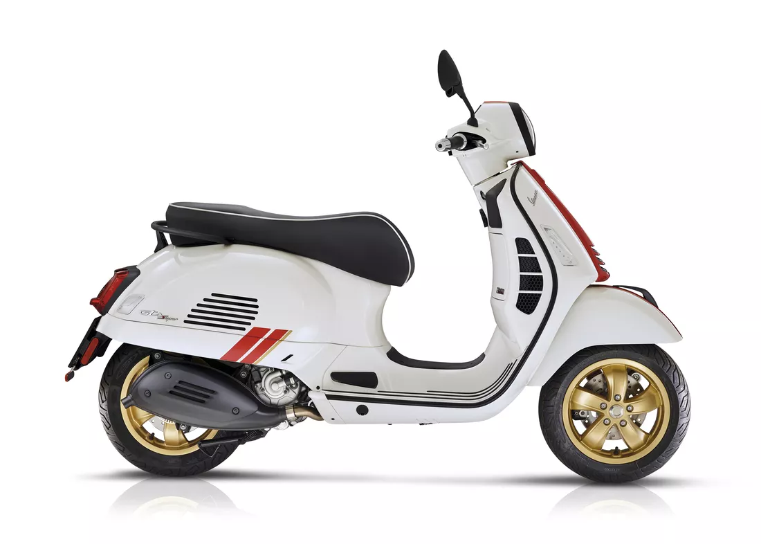 Vespa GTS 300 Super Racing Sixties _Latdx_Bianca_bianco