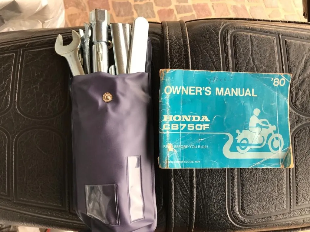 honda-cb-750-f-1980-D_NQ_NP_677547-MLA43080822383_082020-F