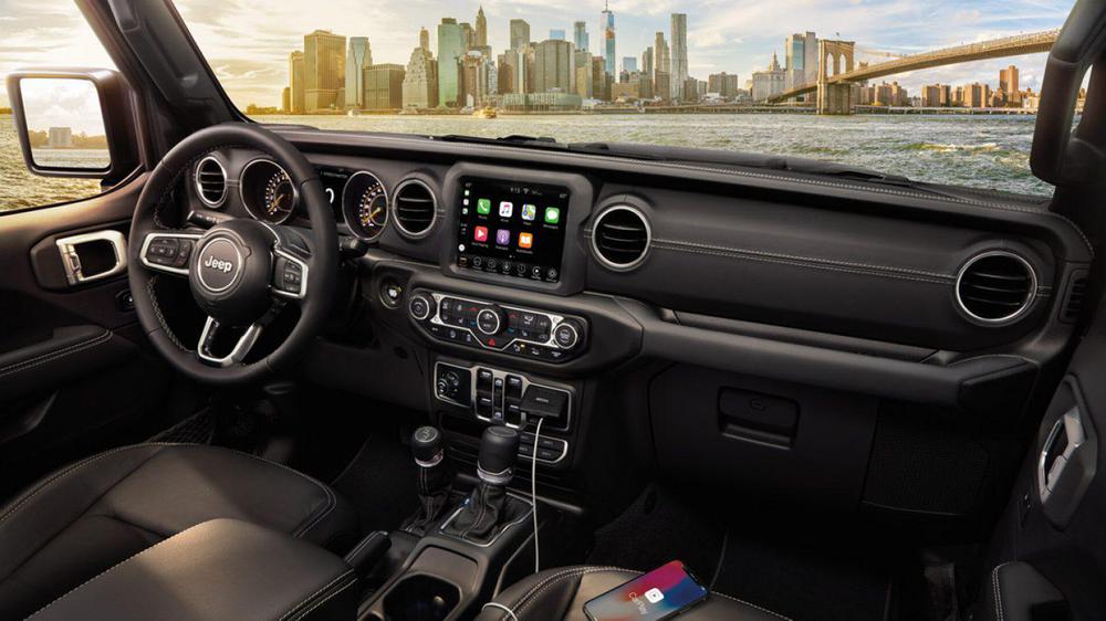 2020-Jeep-Gladiator-Gallery-Interior-Overland-Dashboard_v2.jpg.img.1440