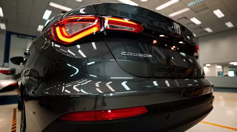 fiat_cronos_2023_atras
