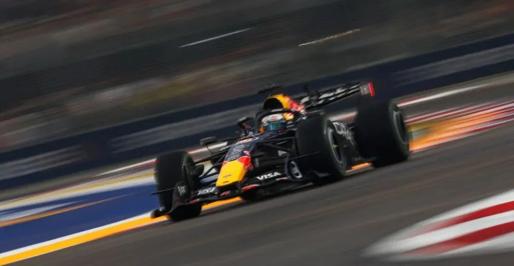 MAX-SINGAPUR-@RED-BULL-CONTENT-PÒOL