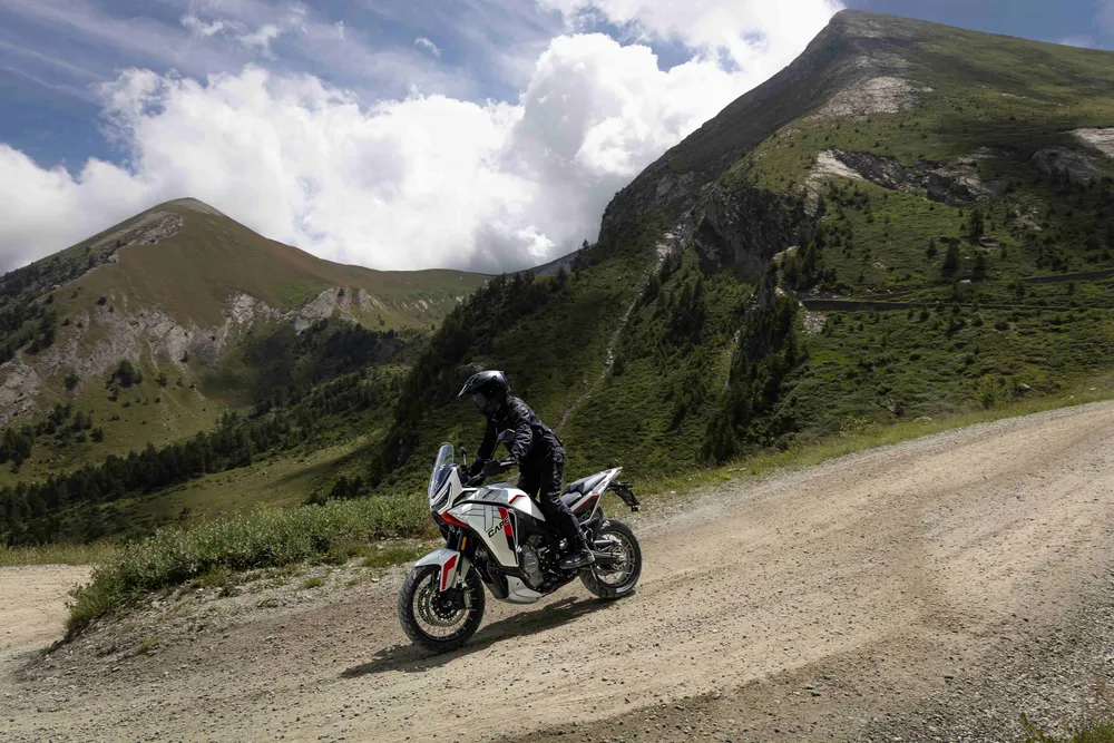 Moto Morini X-CAPE 1200 - en acción 3