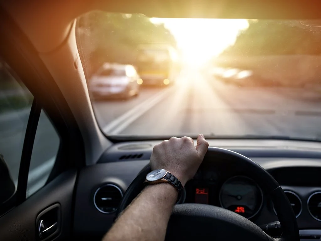 autos-montalt-8-consejos-para-conducir-con-sol-10065