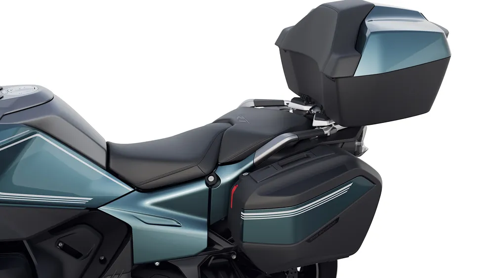 P90596485_highRes_the-new-bmw-r-1300-r