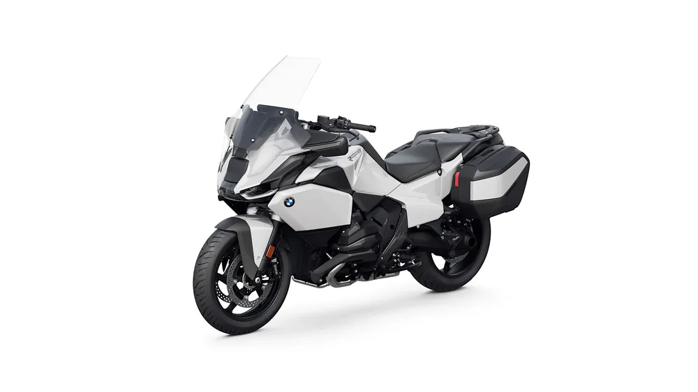 P90596292_highRes_the-new-bmw-r-1300-r